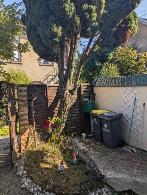 Appartement Avec Jardin Версал Екстериор снимка